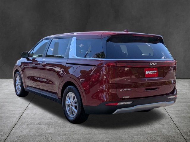 Used 2024 Kia Carnival LX FWD image 7