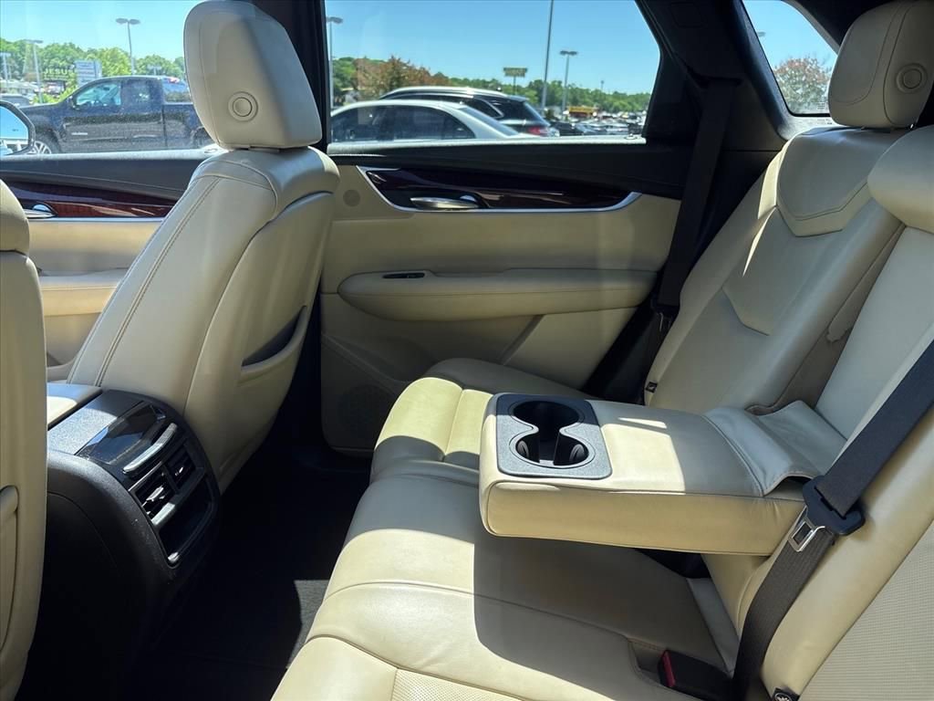 Used 2018 Cadillac XT5 Premium Luxury FWD image 18