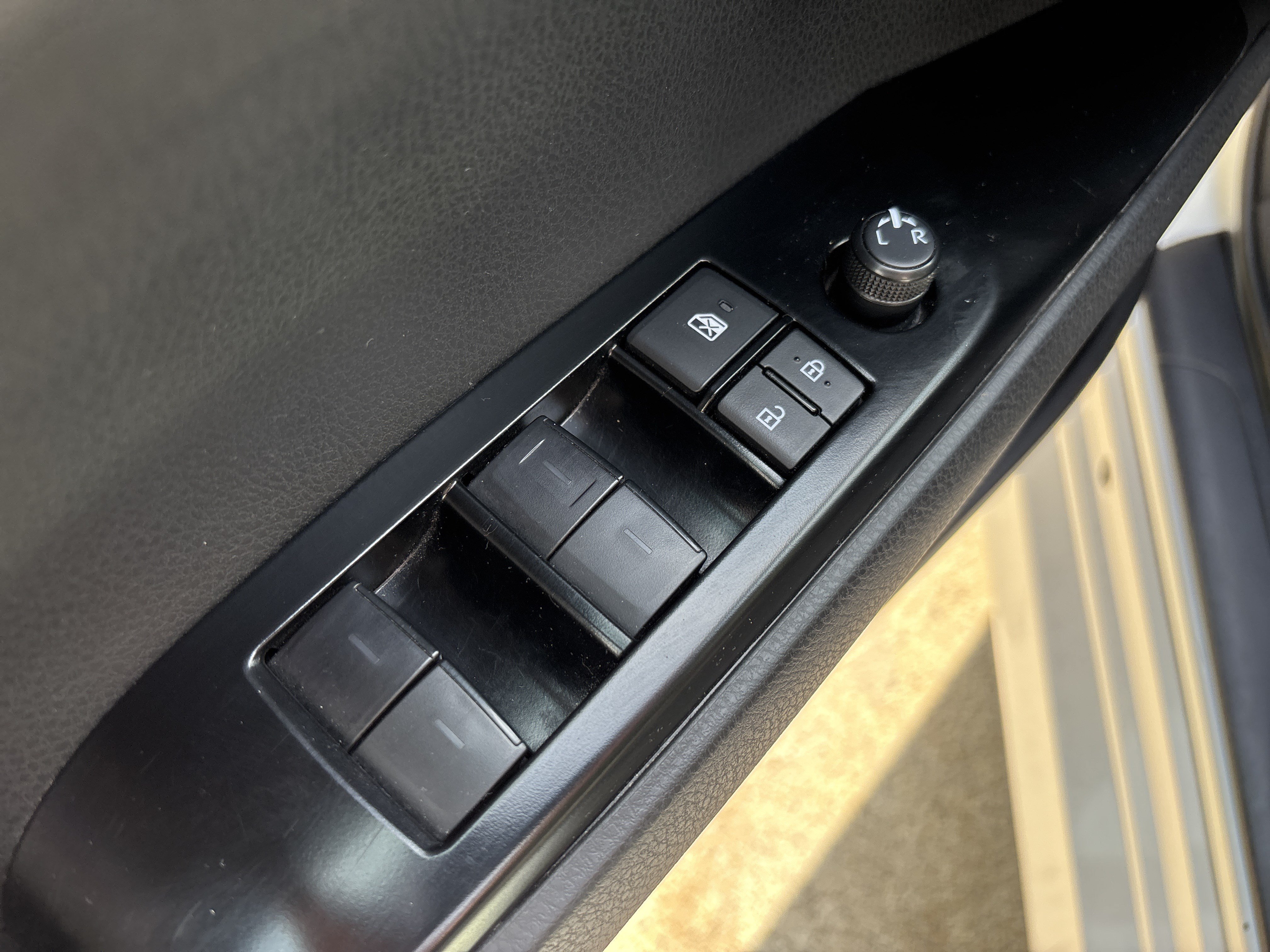 Used 2025 Toyota Camry Hybrid FWD image 14