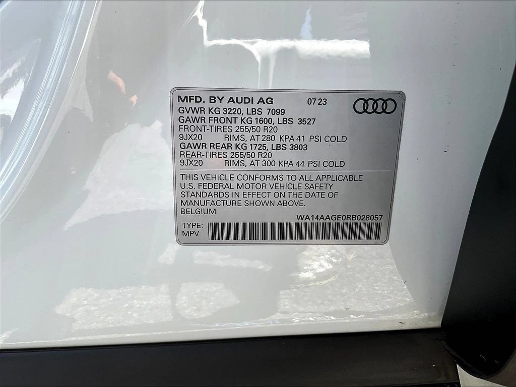 Used 2024 Audi Q8 e-tron Premium AWD/4WD image 16