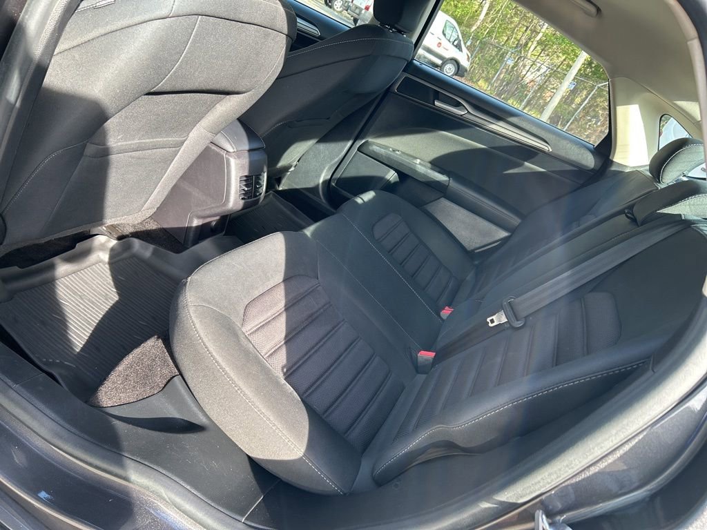 Used 2018 Ford Fusion SE w/ Fusion SE Technology Package image 27