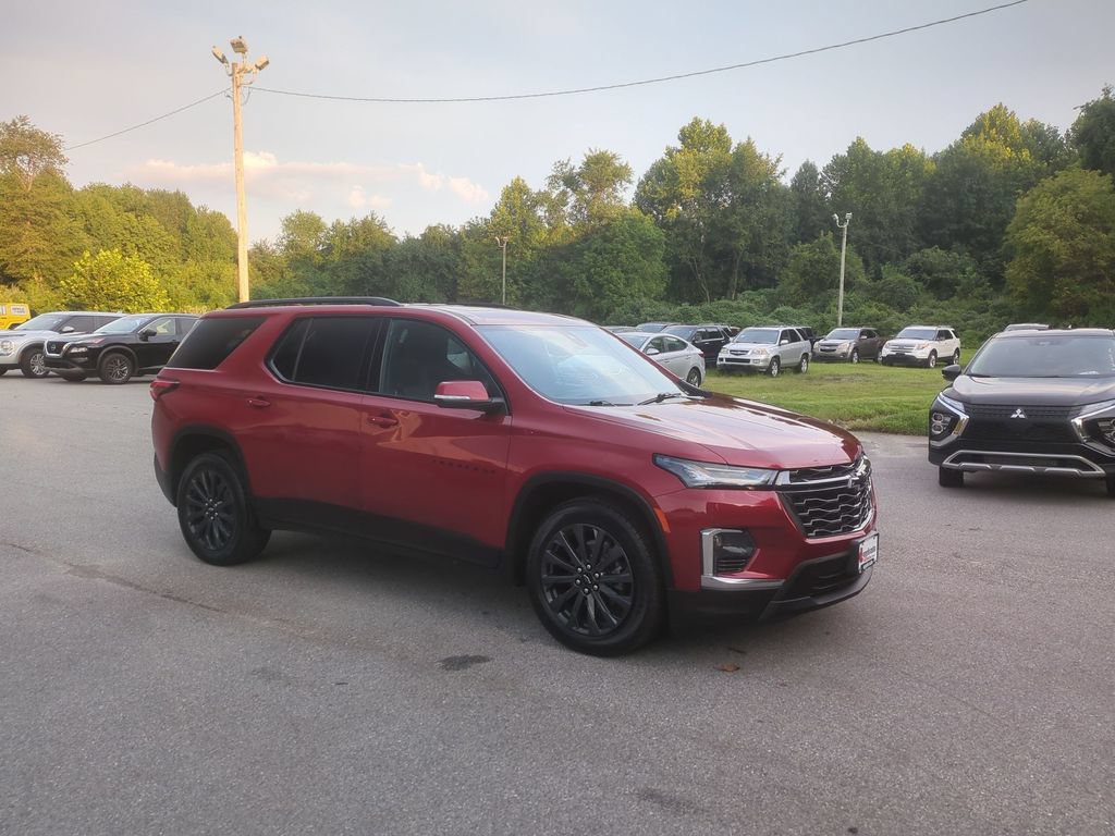 Used 2023 Chevrolet Traverse RS AWD/4WD image 3