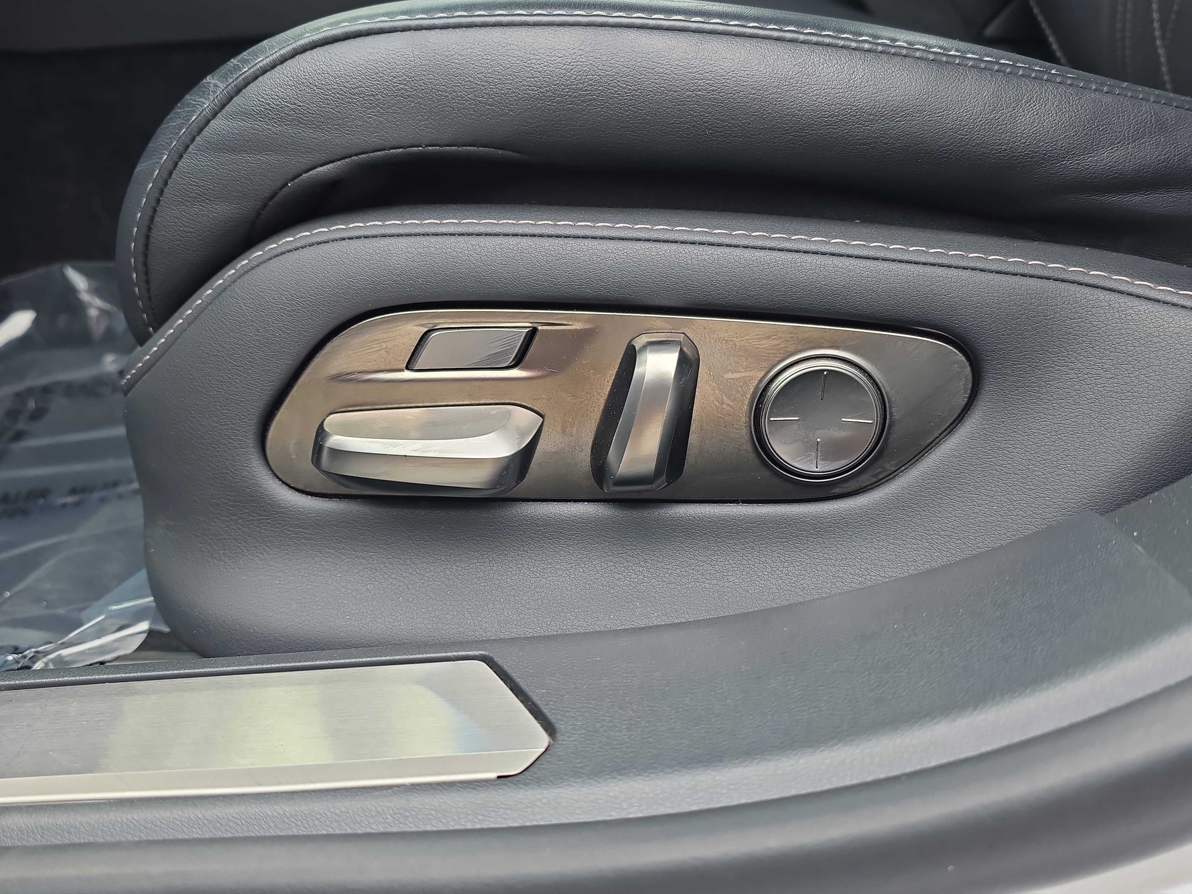 Used 2018 Lexus LS 500 w/ Executive Package RWD image 29