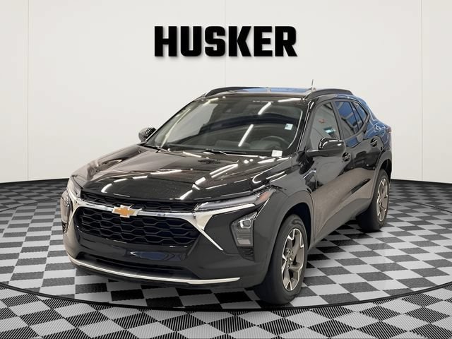 Certified 2025 Chevrolet Trax LT w/ LT Convenience Package FWD image 8