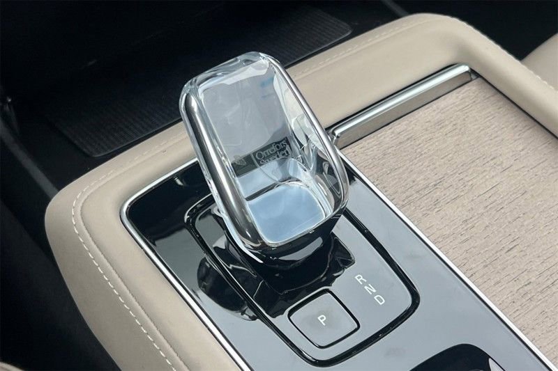 Certified 2025 Volvo XC90 B6 Plus image 24