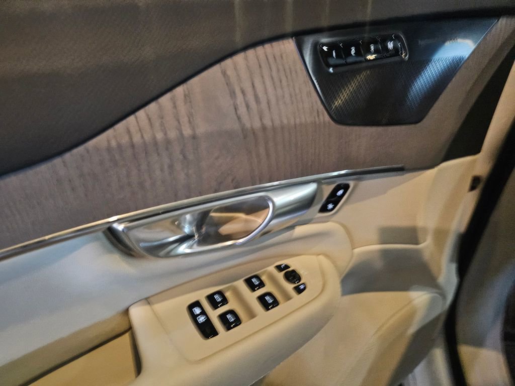 Certified 2023 Volvo XC90 B6 Plus w/ Protection Package image 20