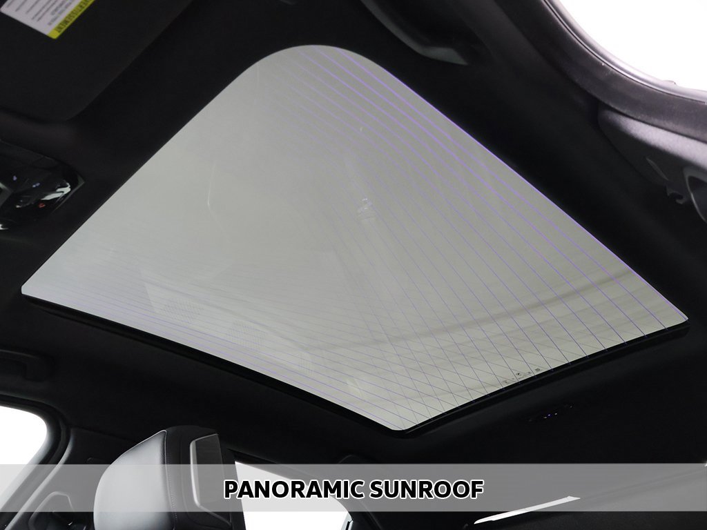 Used 2025 BMW i7 xDrive60 w/ Premium Package image 4