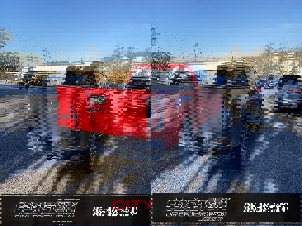 Used 2015 GMC Canyon SLT image 4