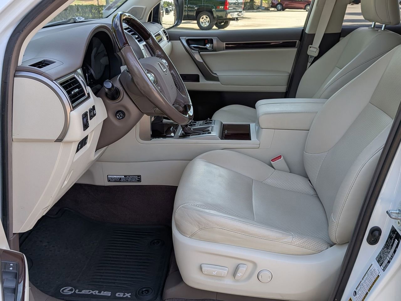 Used 2018 Lexus GX 460 Luxury w/ Sport Design Package AWD/4WD image 19