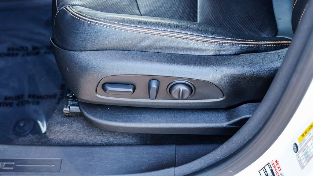 Used 2023 GMC Terrain AT4 image 25