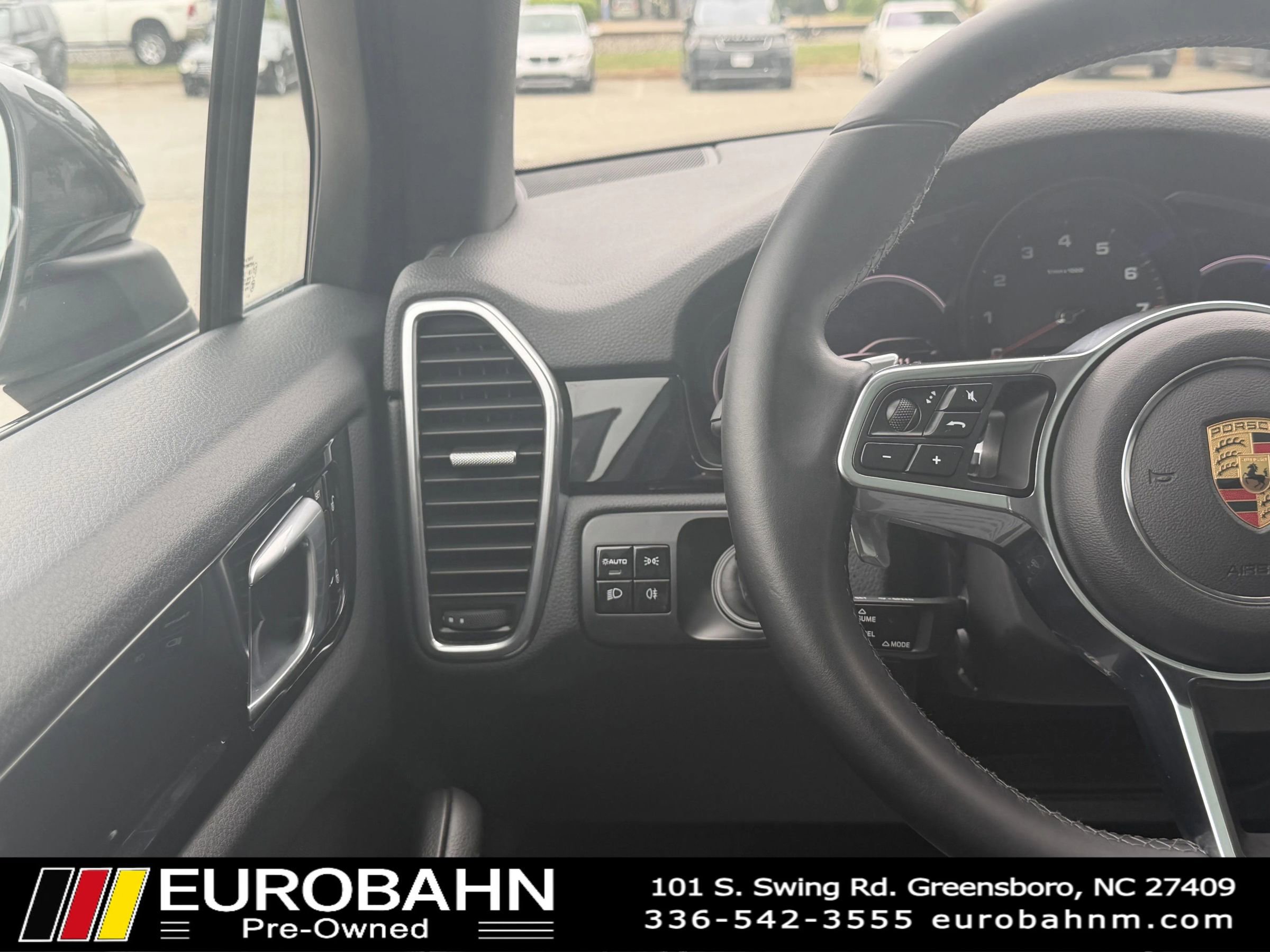 Used 2019 Porsche Cayenne AWD/4WD image 13