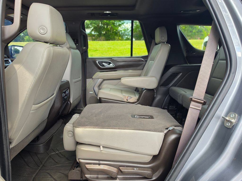 Used 2021 Chevrolet Tahoe Z71 w/ Luxury Package AWD/4WD image 35