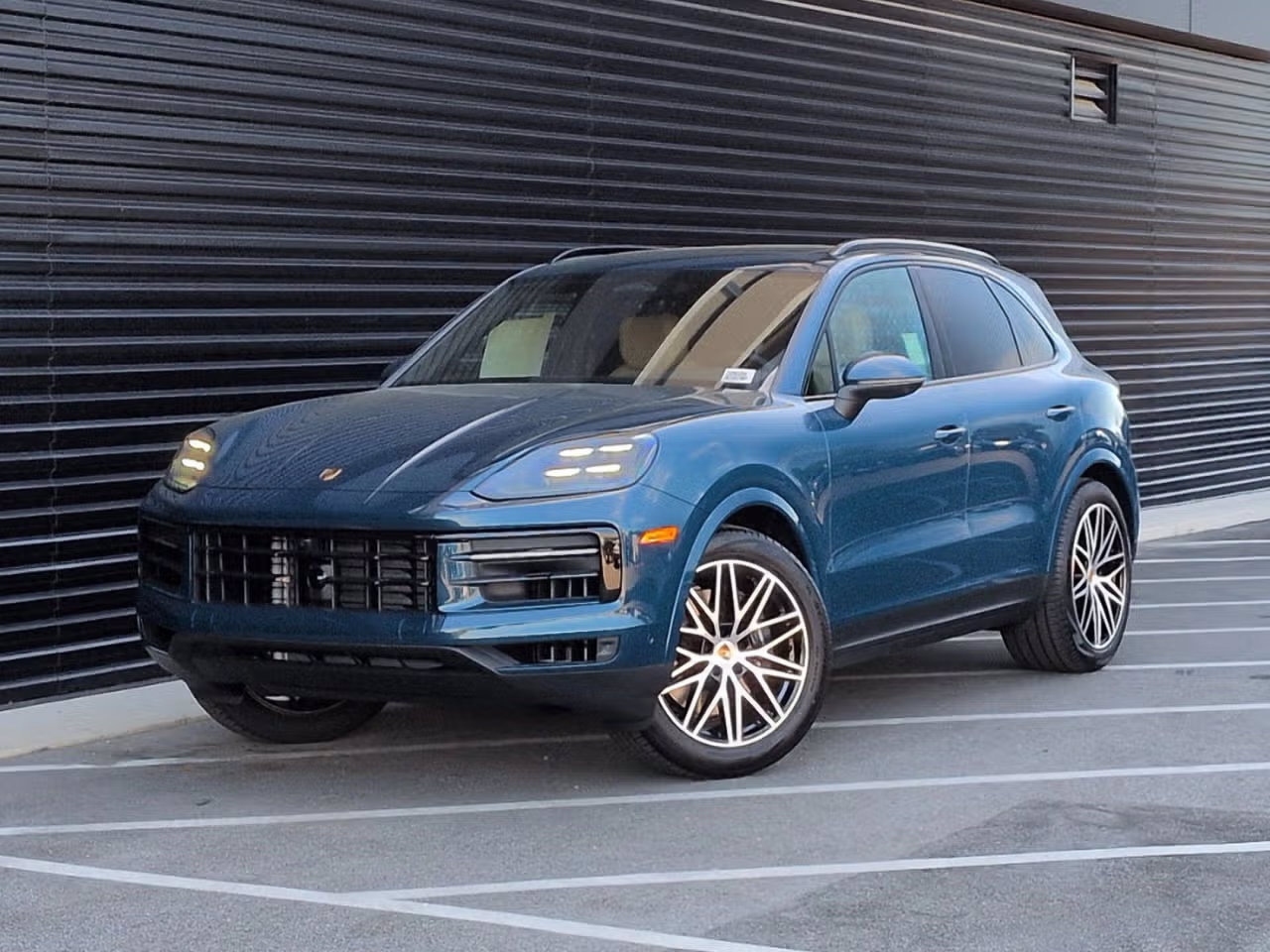 Certified 2026 Porsche Cayenne AWD/4WD image 1