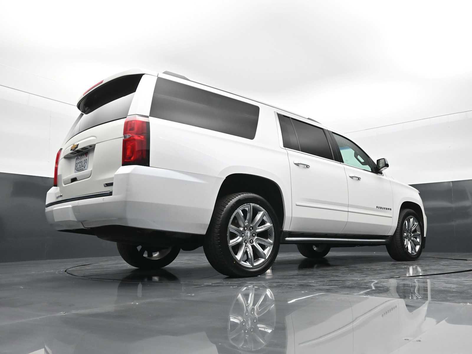 Used 2017 Chevrolet Suburban Premier AWD/4WD image 29