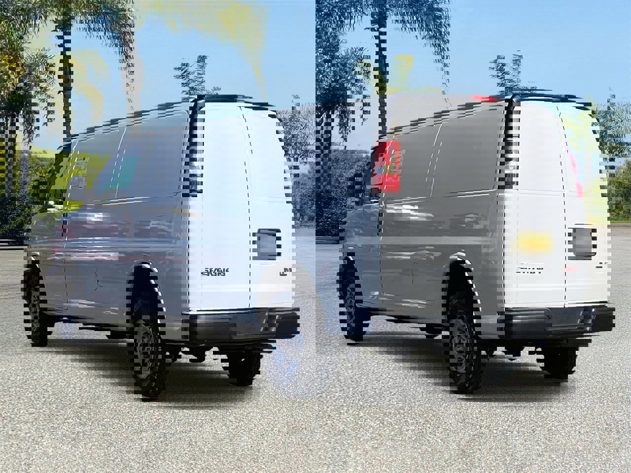 Used 2023 GMC Savana 2500 Extended w/ Driver Convenience Package image 2