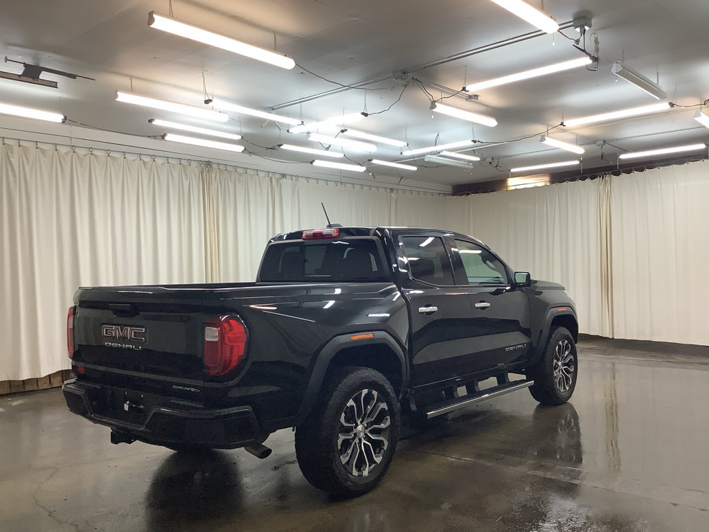 Used 2024 GMC Canyon Denali AWD/4WD image 5