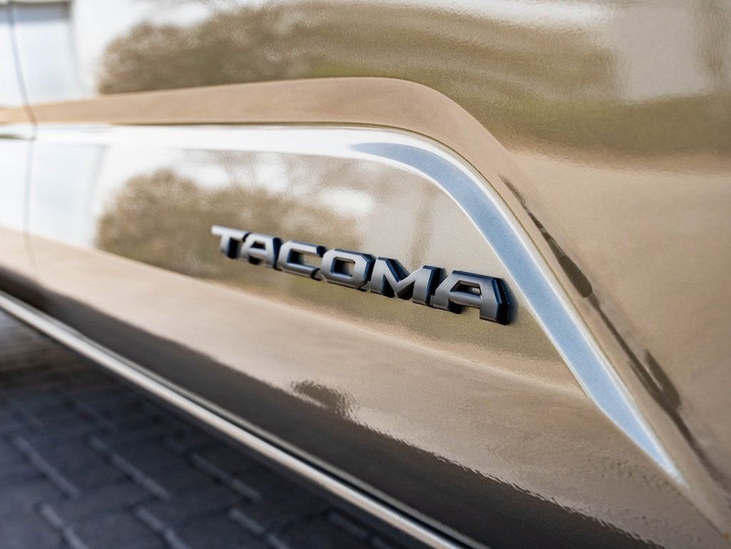 Used 2025 Toyota Tacoma TRD Sport AWD/4WD image 16