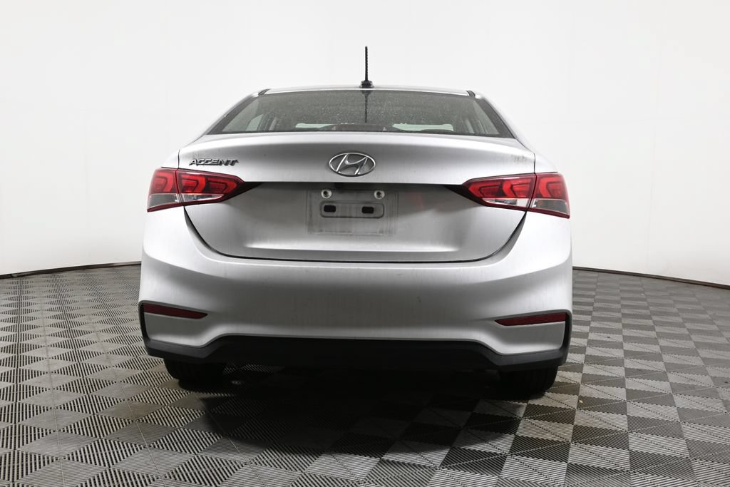 Used 2022 Hyundai Accent Limited FWD image 10