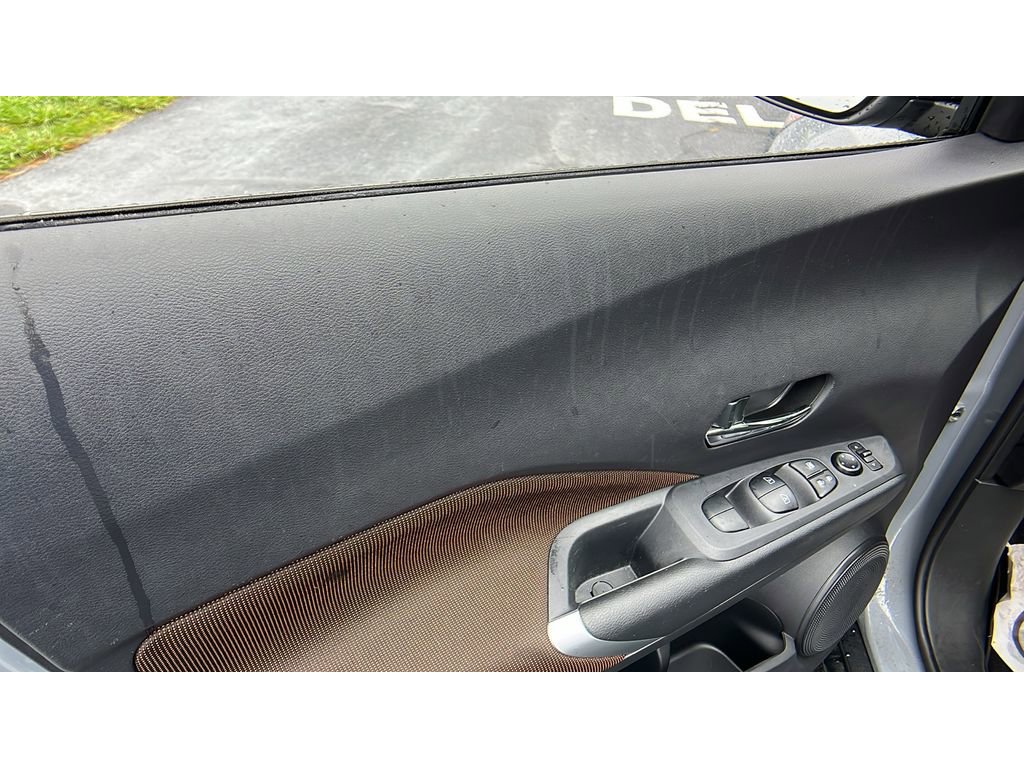 Used 2023 Nissan Kicks SR image 7