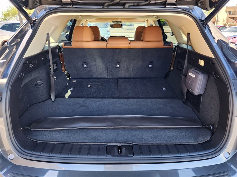 Used 2022 Lexus RX 350L w/ Premium Package image 15