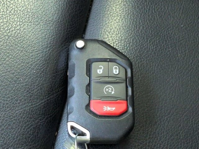 Used 2022 Jeep Gladiator Mojave w/ LED Lighting Group AWD/4WD image 28