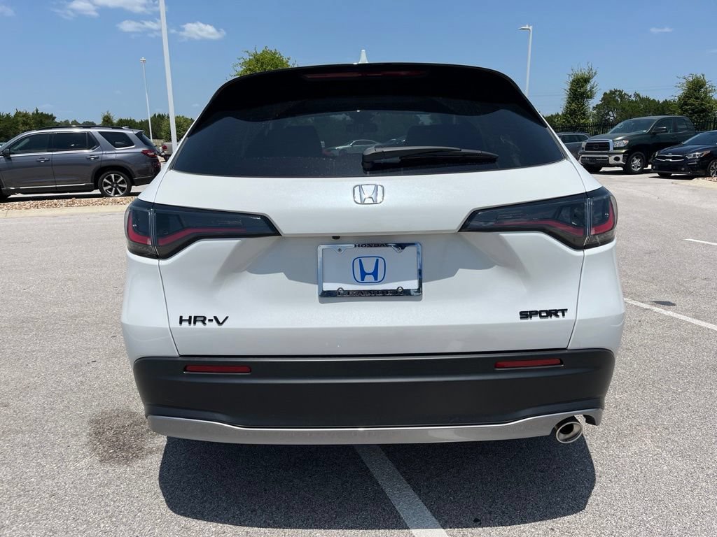 Used 2027 Honda HR-V Sport image 5