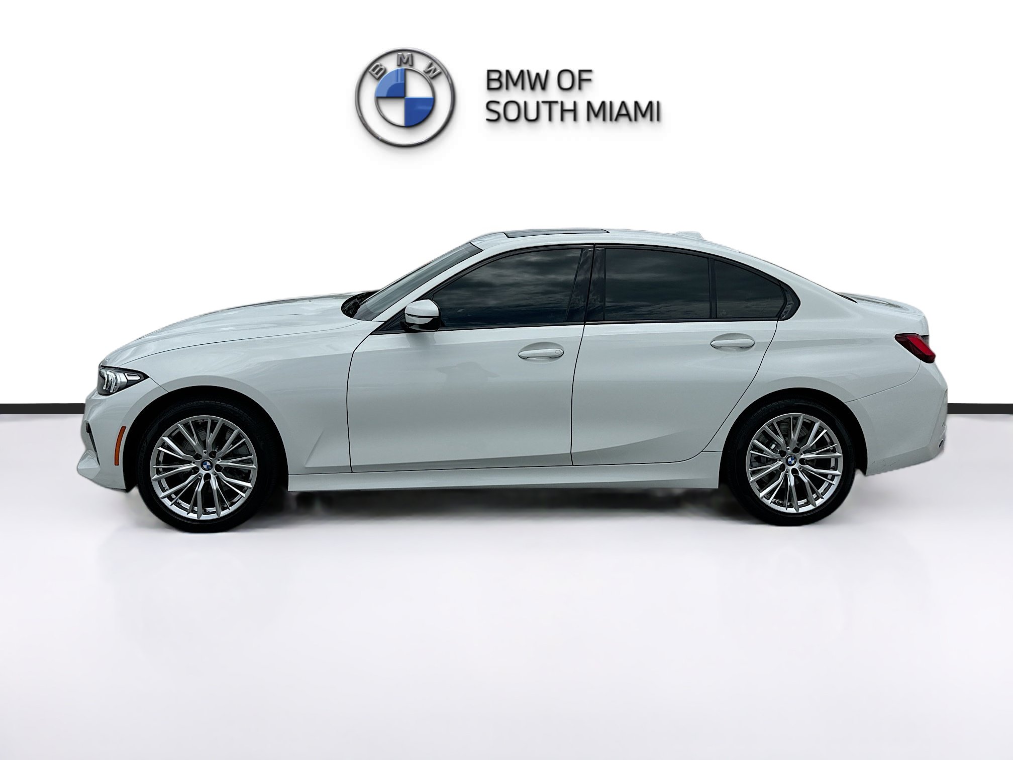 Certified 2023 BMW 330i Sedan w/ Convenience Package RWD image 4