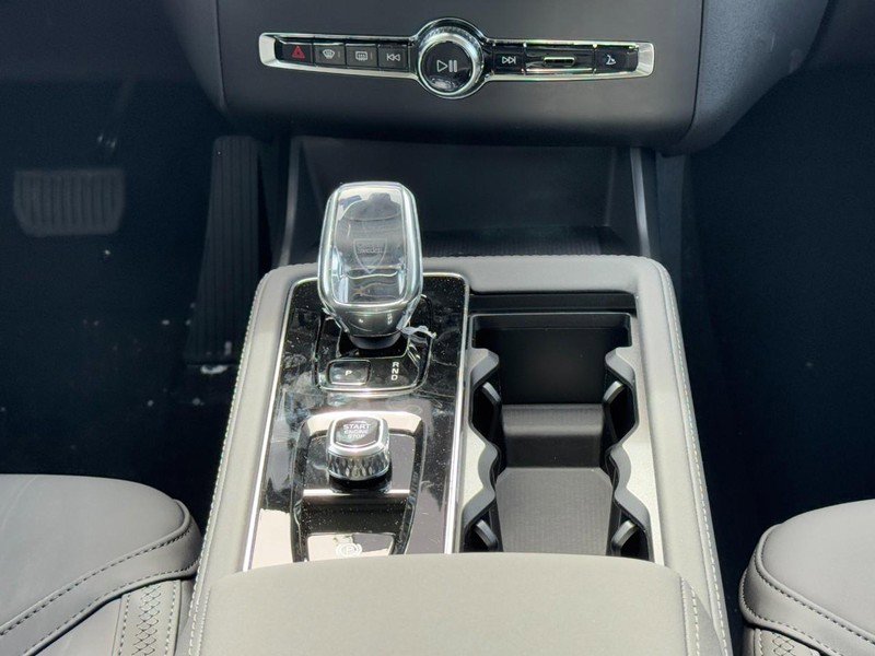 New 2026 Volvo XC90 B5 Plus w/ Protection Package image 9