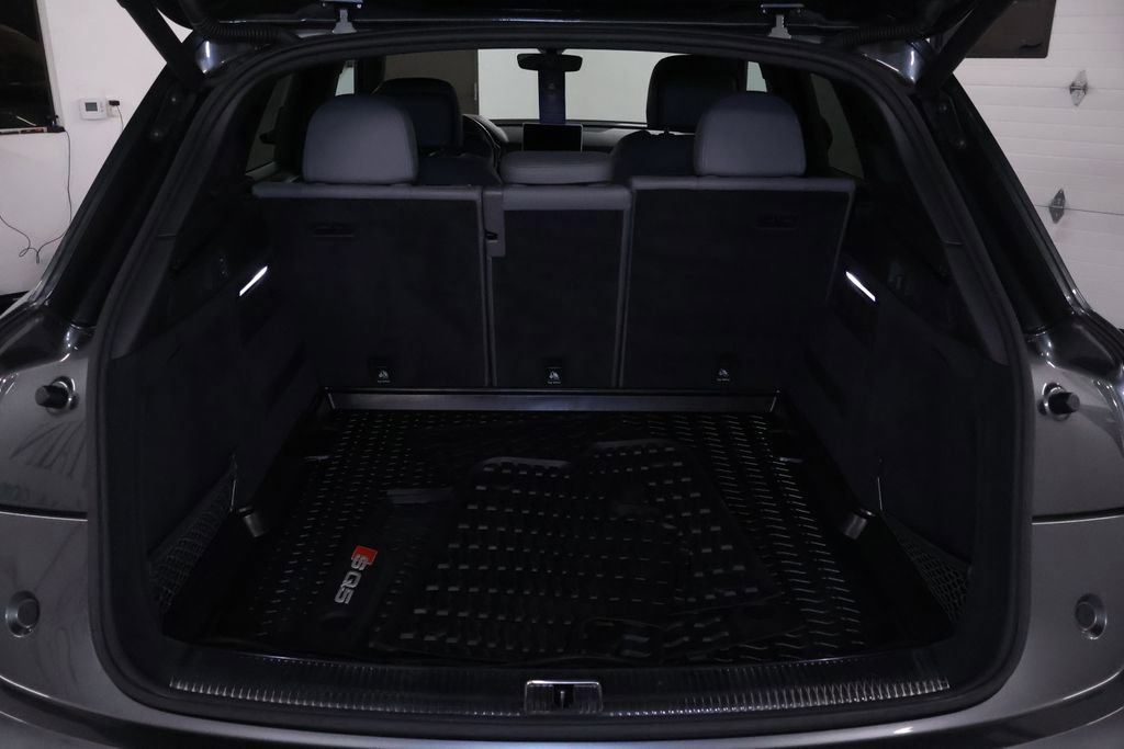Used 2018 Audi SQ5 Premium Plus w/ S Sport Package image 18