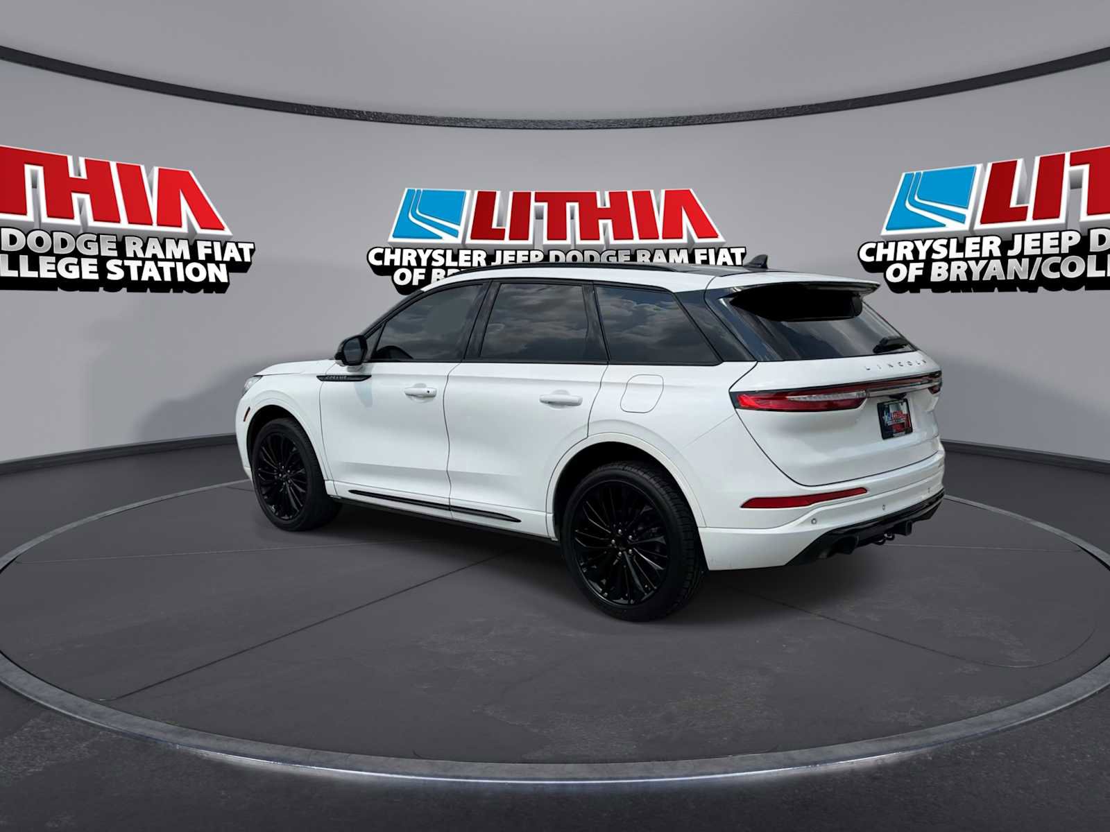 Used 2023 Lincoln Corsair Reserve w/ Equipment Group 201A image 6