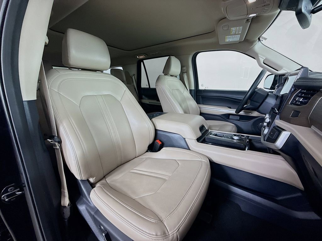 Used 2024 Ford Expedition Limited image 31