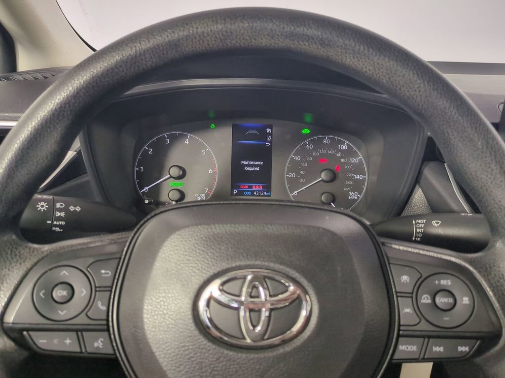 Used 2023 Toyota Corolla LE image 32