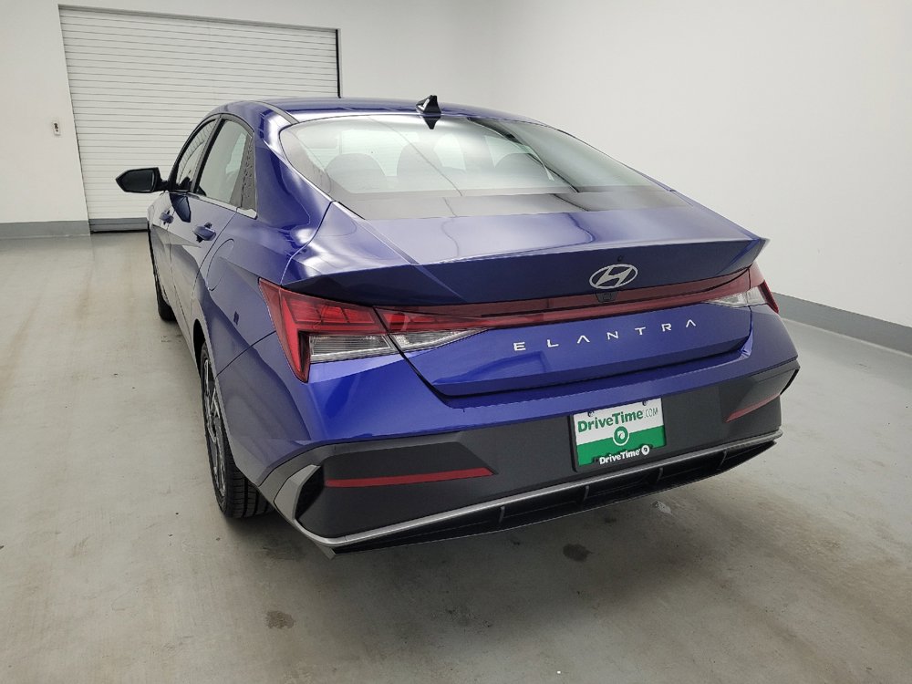 Used 2025 Hyundai Elantra SEL FWD image 6