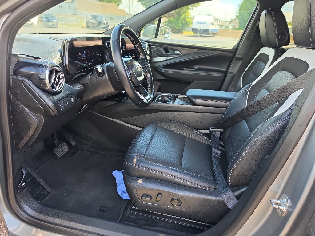 Certified 2024 Chevrolet Blazer EV LT AWD/4WD image 17