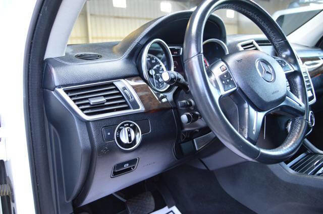 Used 2014 Mercedes-Benz GL 450 GL 450 4MATIC AWD 4dr SUV image 30