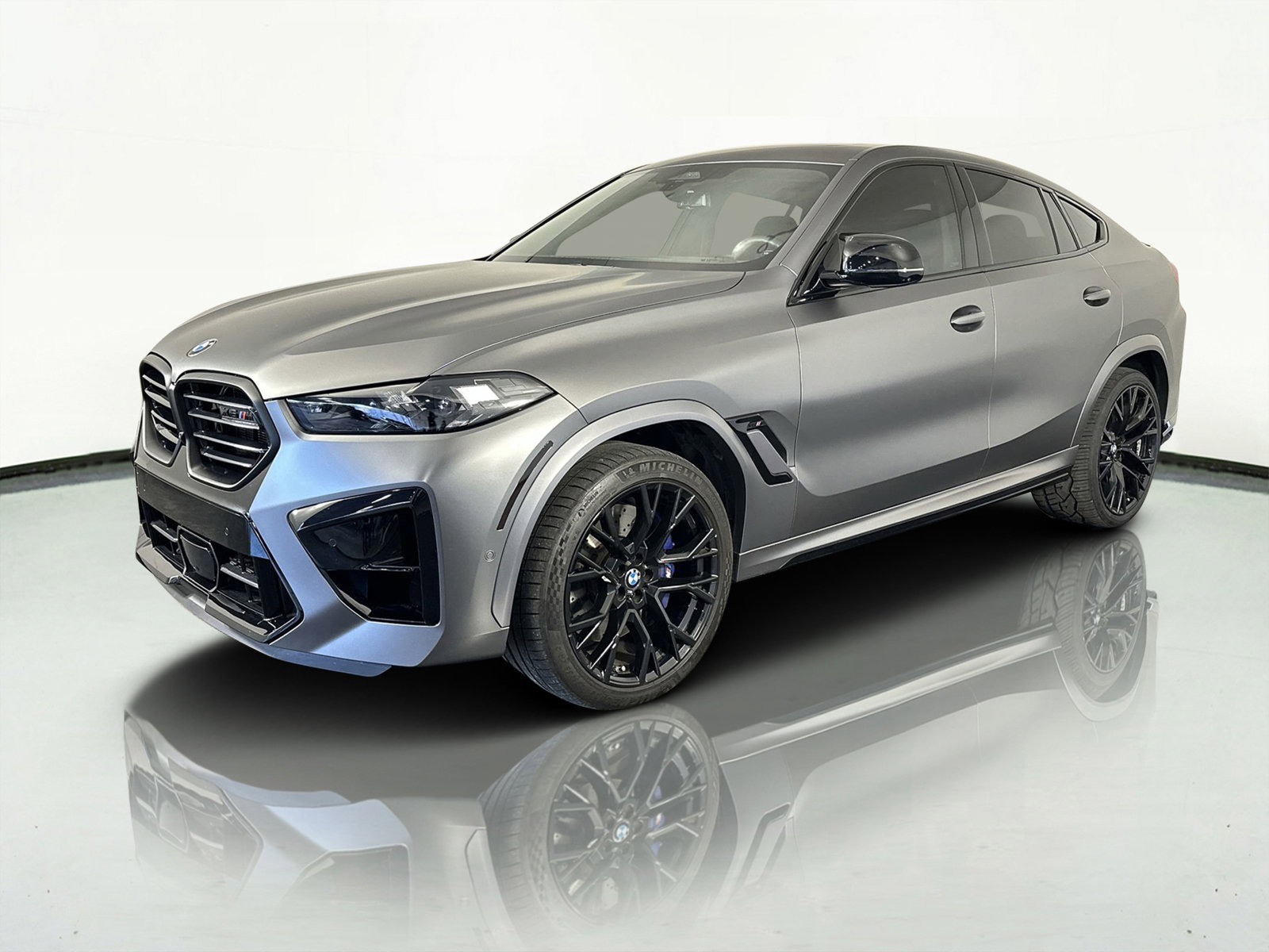 Used 2025 BMW X6 M Competition w/ Executive Package image 4