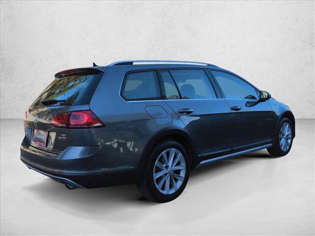 Used 2017 Volkswagen Golf S image 5