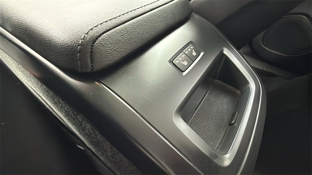 Certified 2025 Volvo XC60 B5 Plus image 26