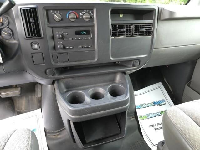 Used 2004 GMC Savana 3500 image 18