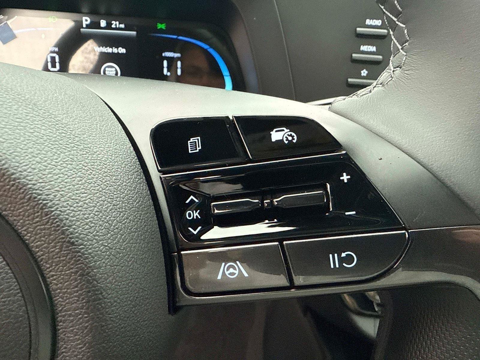 New 2025 Hyundai Elantra Sport FWD image 27
