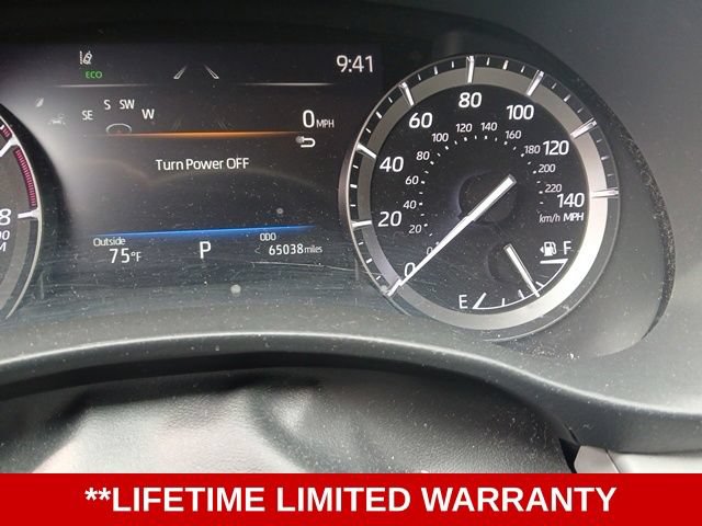 Used 2021 Toyota Highlander XLE AWD/4WD image 3