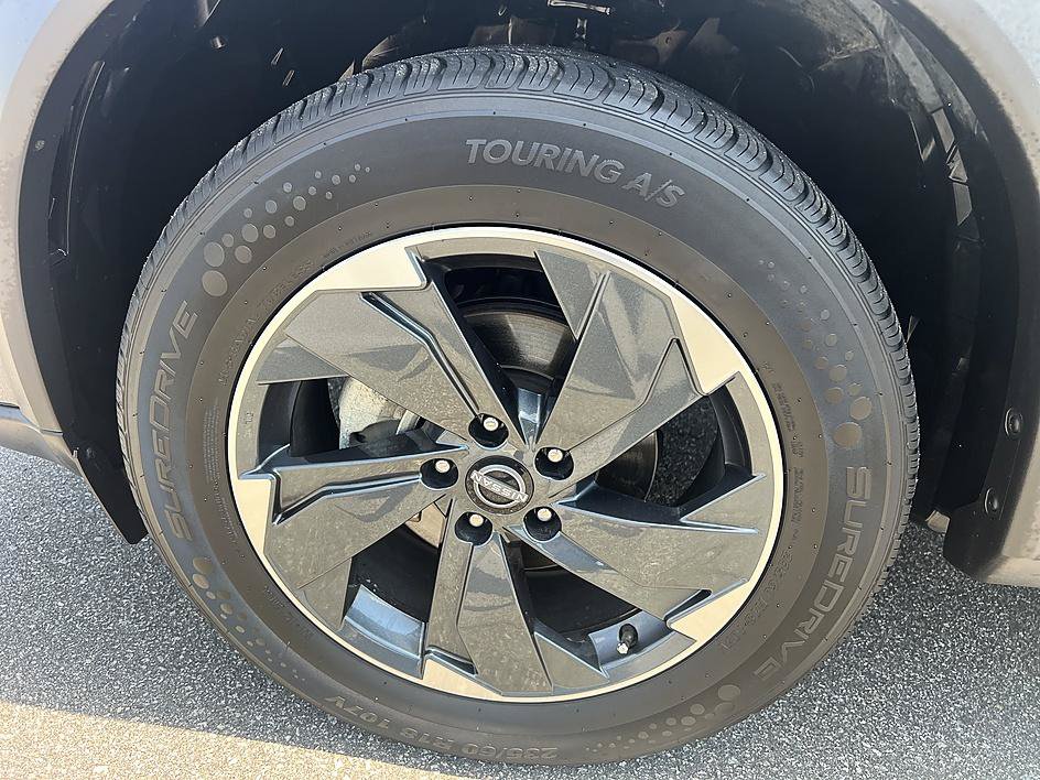 Certified 2024 Nissan Rogue SV AWD/4WD image 11