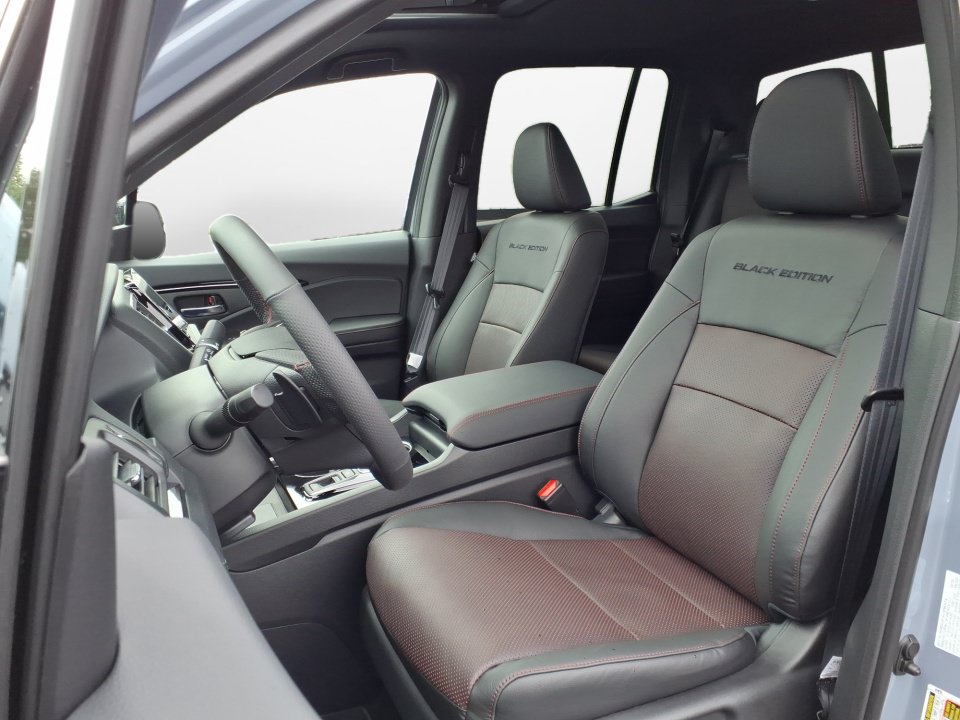 New 2026 Honda Ridgeline Black Edition image 9