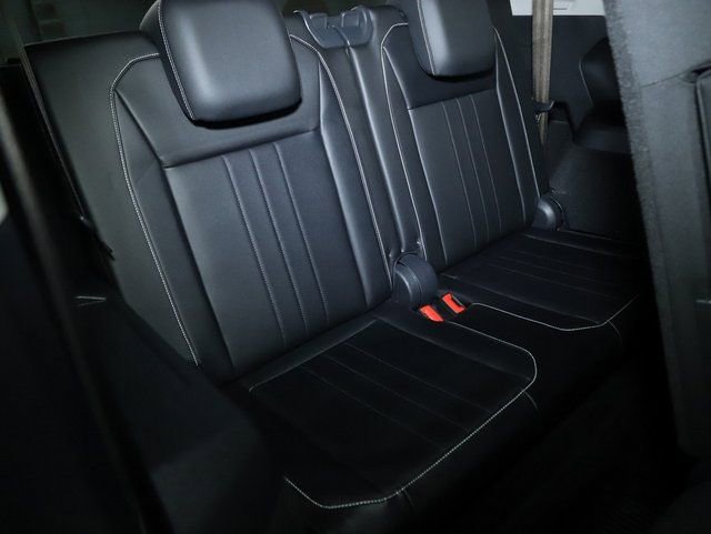 Used 2024 Volkswagen Tiguan SE FWD image 35