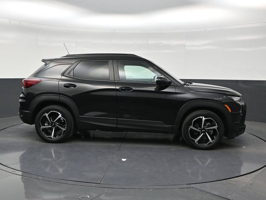 Used 2023 Chevrolet TrailBlazer RS w/ Sun and Liftgate Package FWD image 6