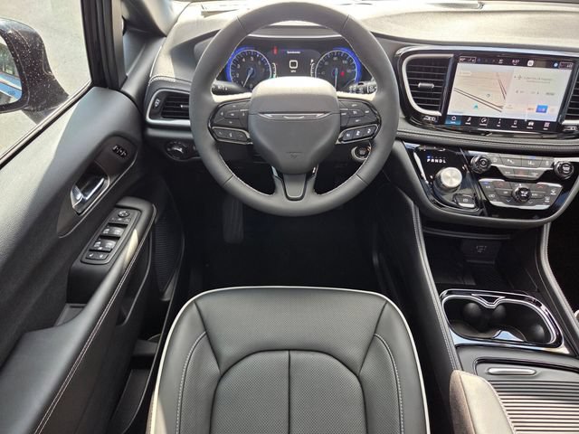 New 2027 Chrysler Pacifica Limited FWD image 13