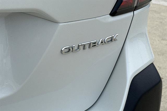 Used 2023 Subaru Outback Limited image 33