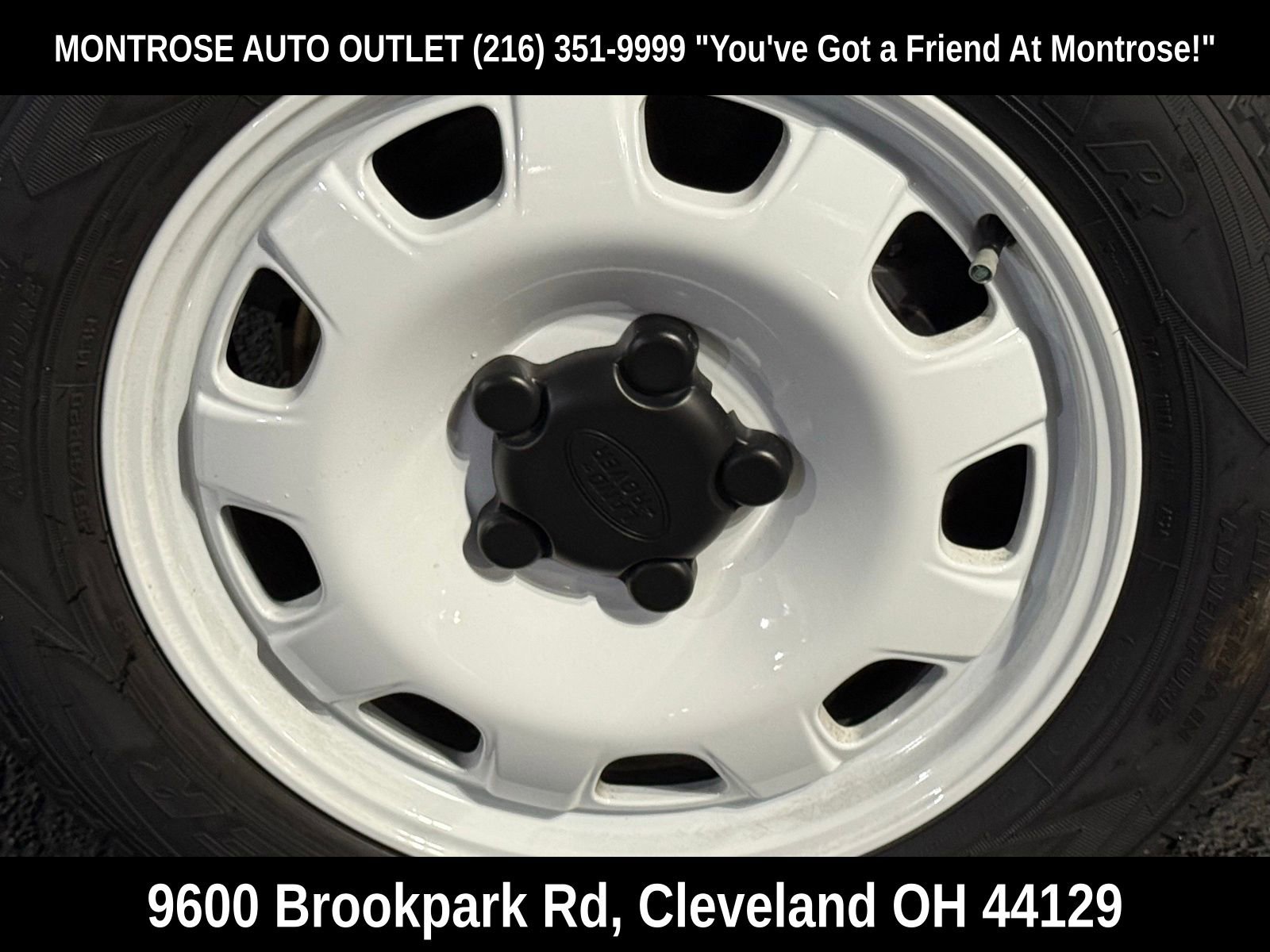 New 2025 Land Rover Defender 90 S image 10