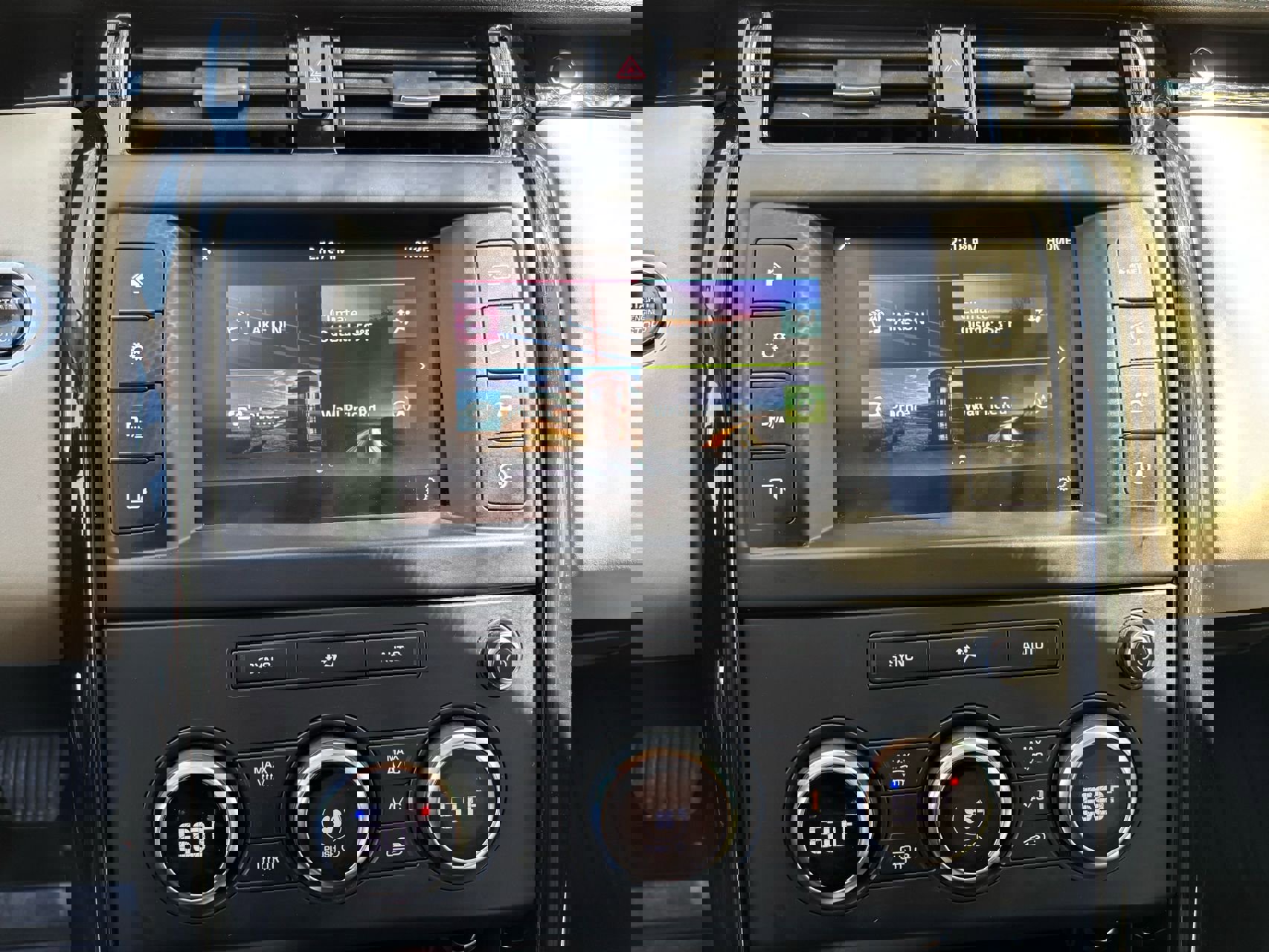 Used 2017 Land Rover Discovery SE image 28