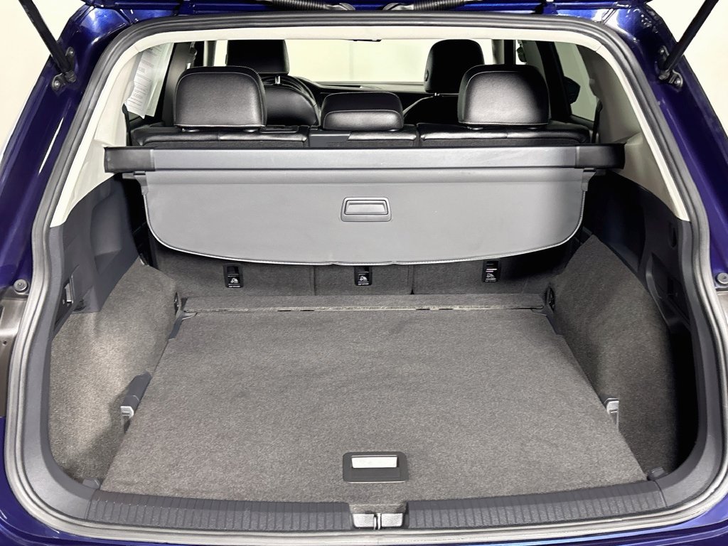 Certified 2021 Volkswagen Tiguan SE w/ Panoramic Sunroof Package AWD/4WD image 22